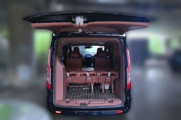 Used Ford Tourneo Custom 2017 2.0T Automatic Elite Edition Trunk