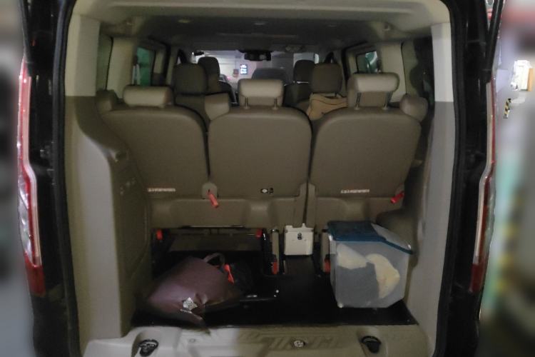 Used Ford Tourneo Custom 2017 2.0T Automatic Elite Edition Trunk