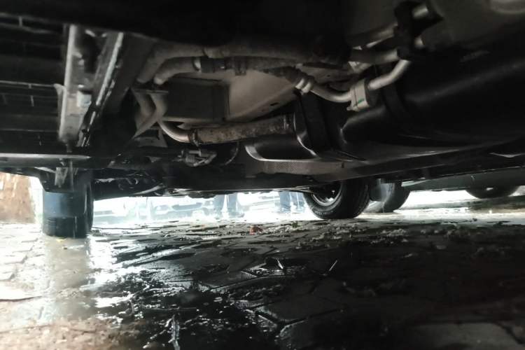 Used Ford Tourneo Custom 2017 2.0T Automatic Elite Version Chassis Rear Left