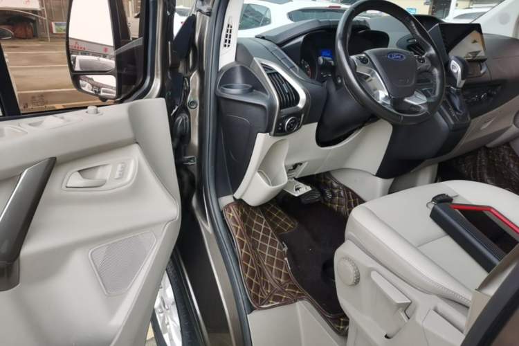 Used Ford Tourneo Custom 2017 2.0T Automatic Elite Edition Driver Seat
