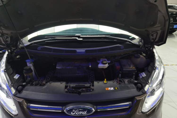 Used Ford Tourneo Custom 2017 2.0T Automatic Elite Edition Engine Bay