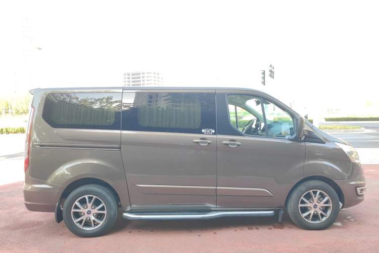Used Ford Tourneo Custom 2017 2.0T Automatic Elite Version Exterior 2