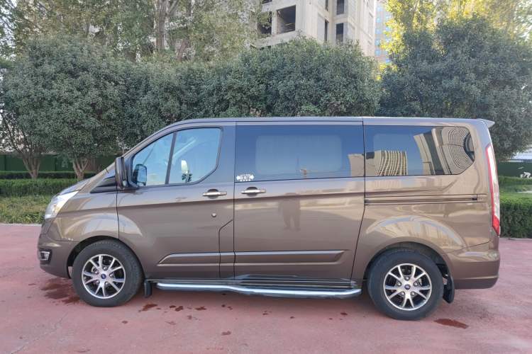 Used Ford Tourneo Custom 2017 2.0T Automatic Elite Version Exterior 5
