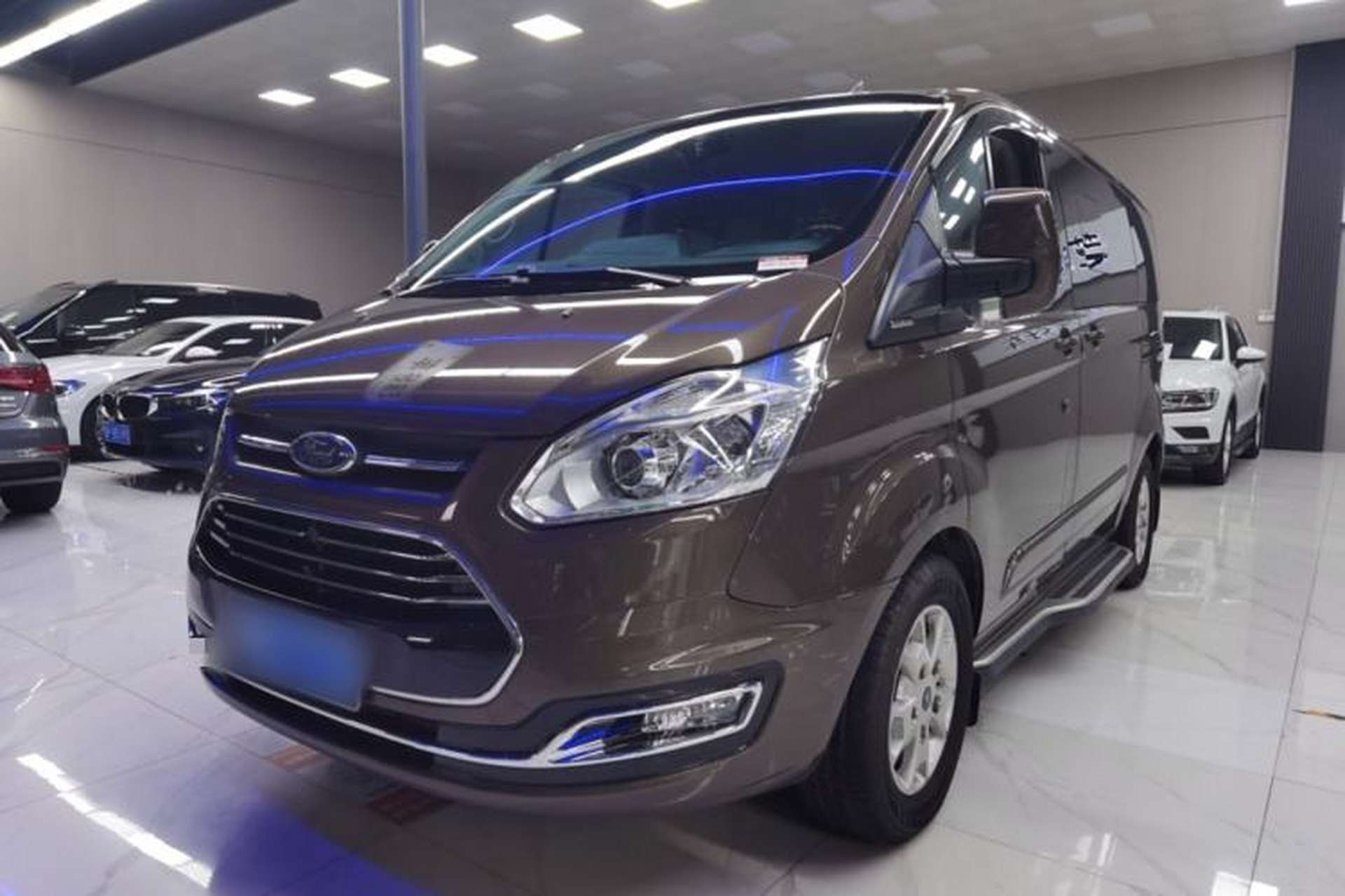 Used Ford Tourneo Custom 2017 2.0T Automatic Elite Edition Front Left 45 Deg