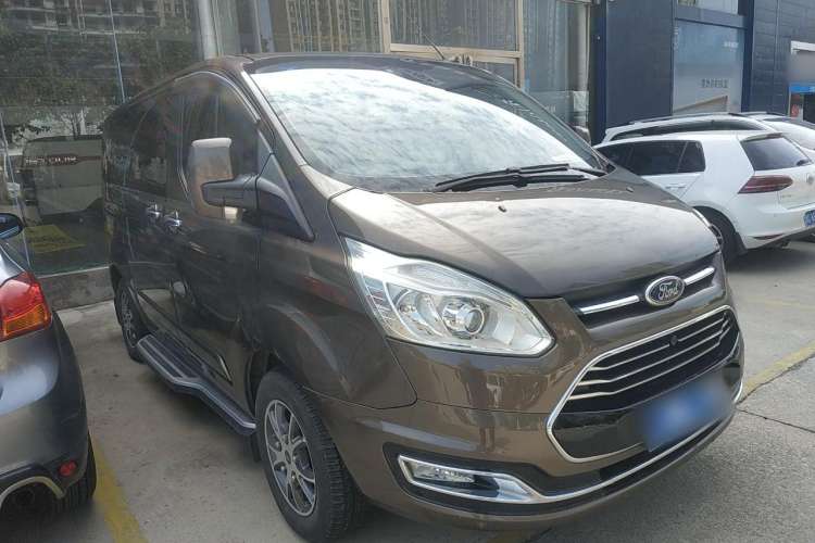 Used Ford Tourneo Custom 2017 2.0T Automatic Elite Version Front Right 45 Deg