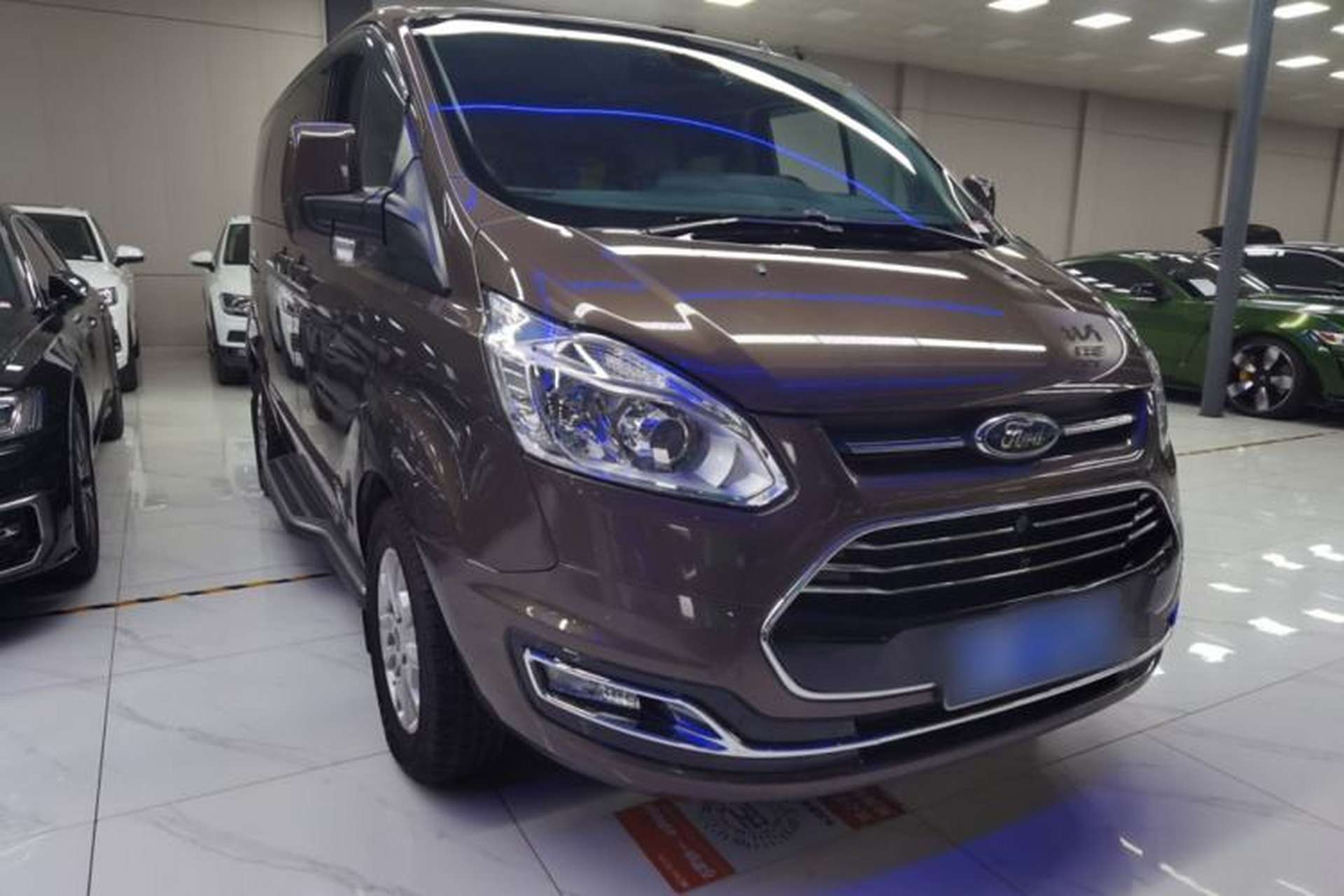 Used Ford Tourneo Custom 2017 2.0T Automatic Elite Edition Front Right 45 Deg