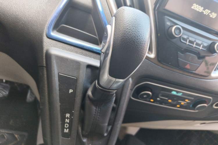 Used Ford Tourneo Custom 2017 2.0T Automatic Elite Version Gear Lever