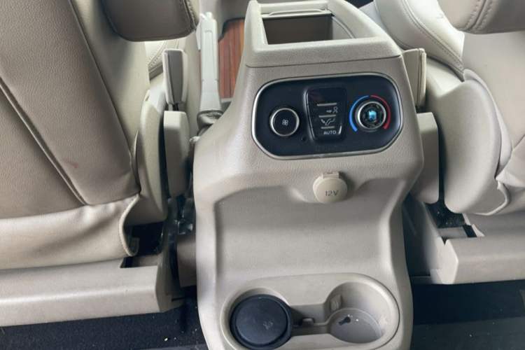 Used Ford Tourneo Custom 2017 2.0T Automatic Elite Edition Interior 1