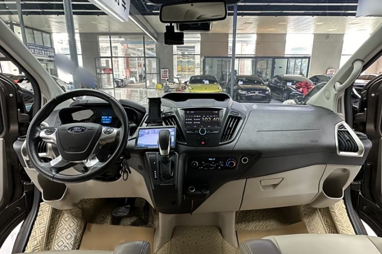 Used Ford Tourneo Custom 2017 2.0T Automatic Elite Edition Interior 2