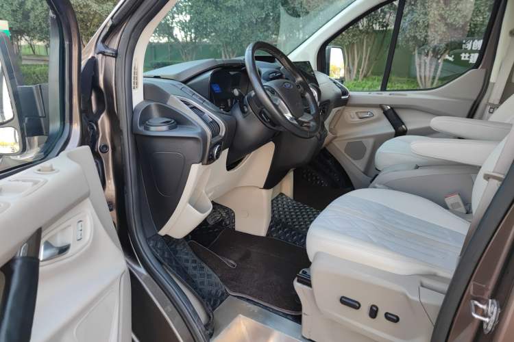 Used Ford Tourneo Custom 2017 2.0T Automatic Elite Version Interior 2