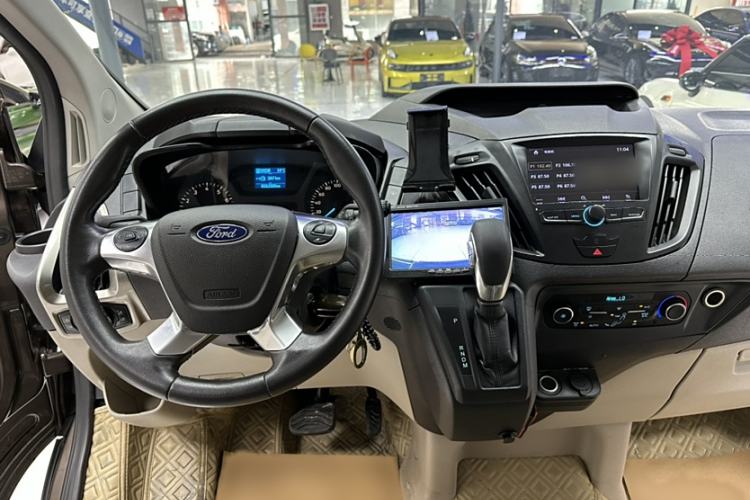 Used Ford Tourneo Custom 2017 2.0T Automatic Elite Edition Interior 3