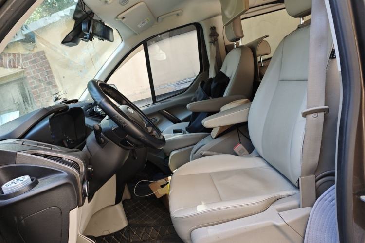 Used Ford Tourneo Custom 2017 2.0T Automatic Elite Version Left Front Seat