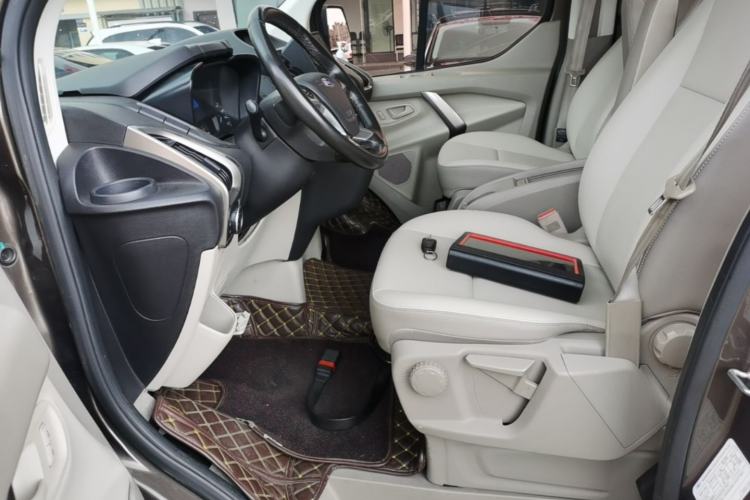 Used Ford Tourneo Custom 2017 2.0T Automatic Elite Edition Left Front Seat