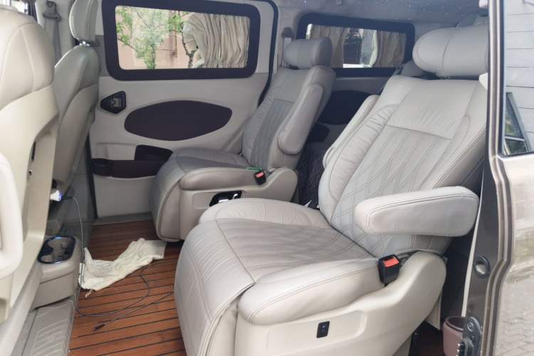 Used Ford Tourneo Custom 2017 2.0T Automatic Elite Version Left Rear Seat