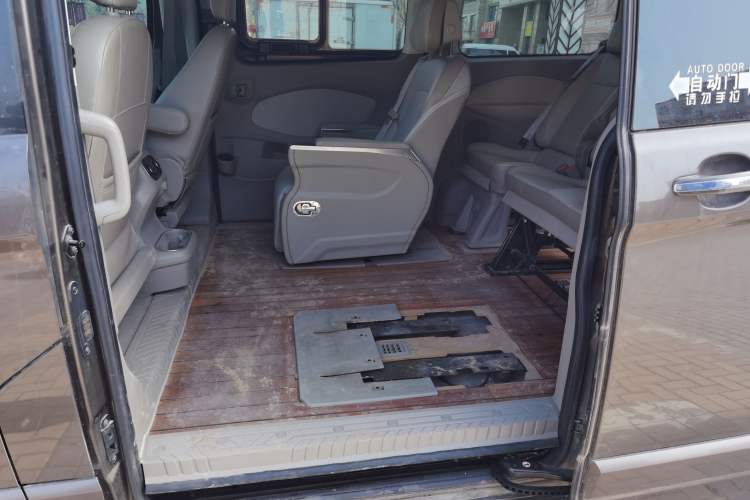 Used Ford Tourneo Custom 2017 2.0T Automatic Elite Version Left Rear Seat