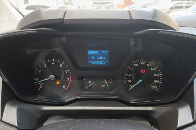 Used Ford Tourneo Custom 2017 2.0T Automatic Elite Version Odometer Close Up