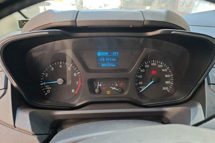 Used Ford Tourneo Custom 2017 2.0T Automatic Elite Version Odometer Close Up
