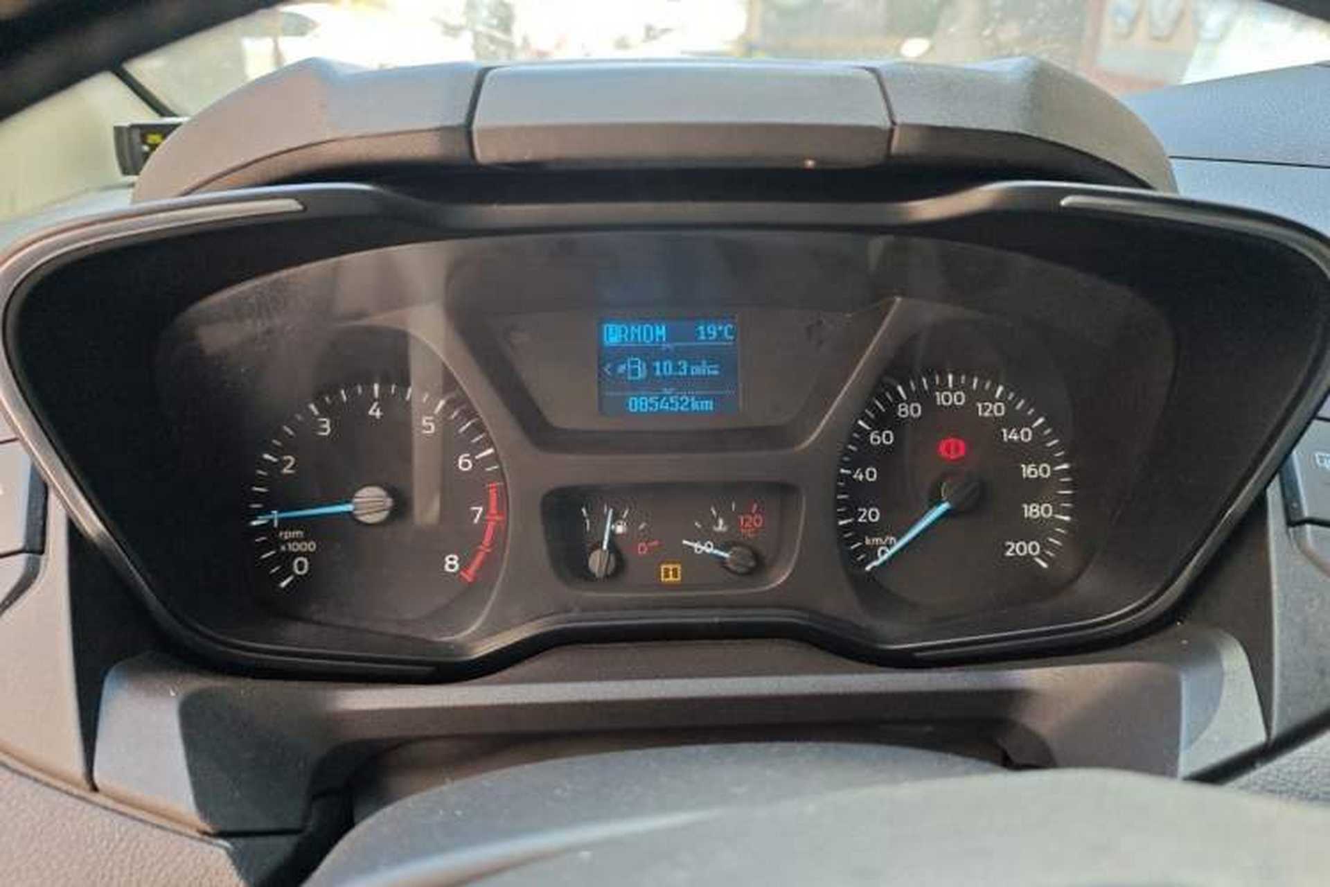 Used Ford Tourneo Custom 2017 2.0T Automatic Elite Version Odometer Close Up