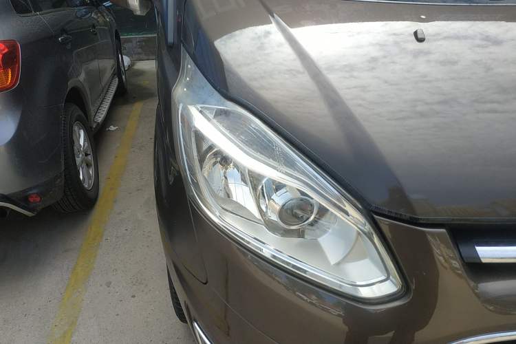 Used Ford Tourneo Custom 2017 2.0T Automatic Elite Version Right Front Headlight