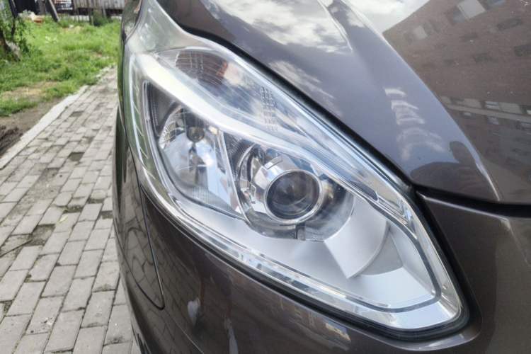 Used Ford Tourneo Custom 2017 2.0T Automatic Elite Version Right Front Headlight