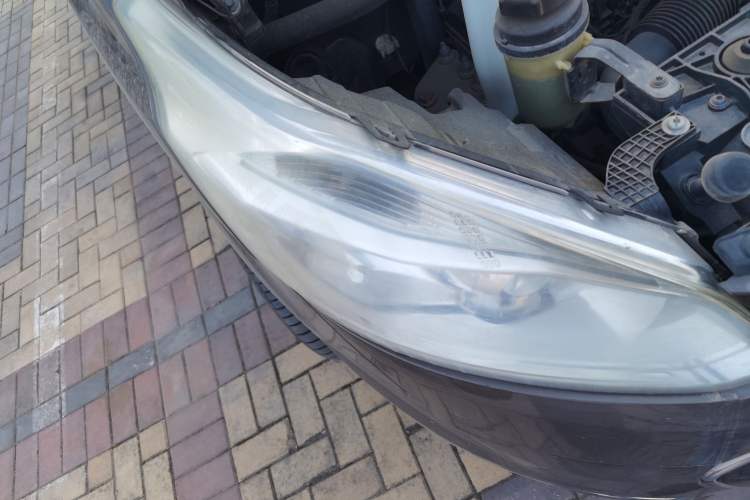 Used Ford Tourneo Custom 2017 2.0T Automatic Elite Version Right Front Headlight