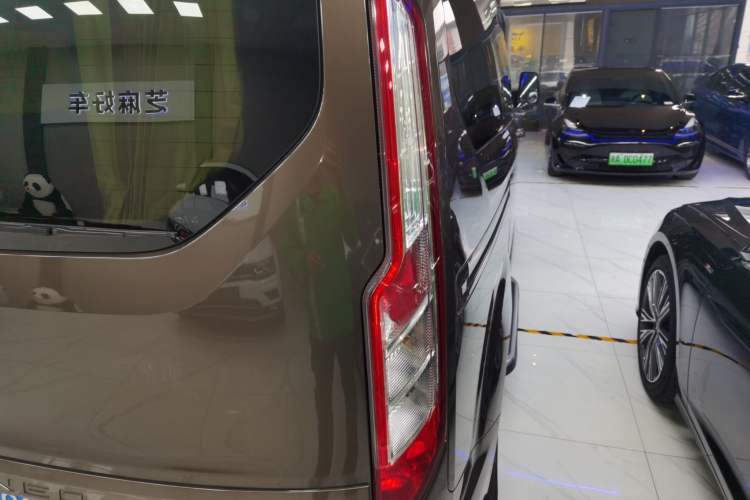 Used Ford Tourneo Custom 2017 2.0T Automatic Elite Edition Right Rear Taillight