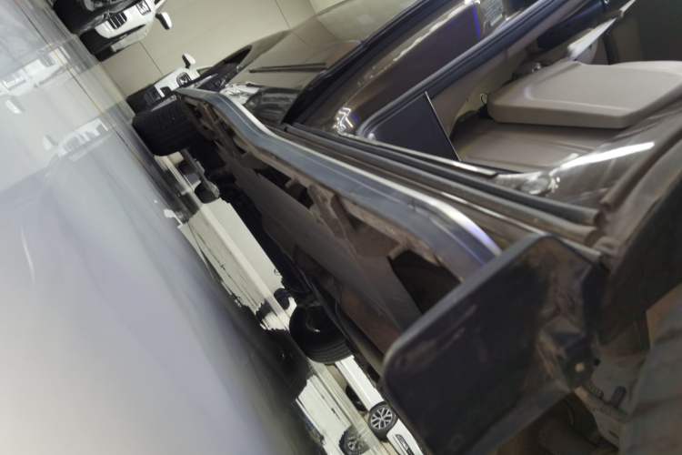 Used Ford Tourneo Custom 2017 2.0T Automatic Elite Edition Right Side Sill