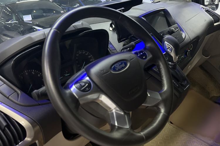 Used Ford Tourneo Custom 2017 2.0T Automatic Elite Edition Steering Wheel