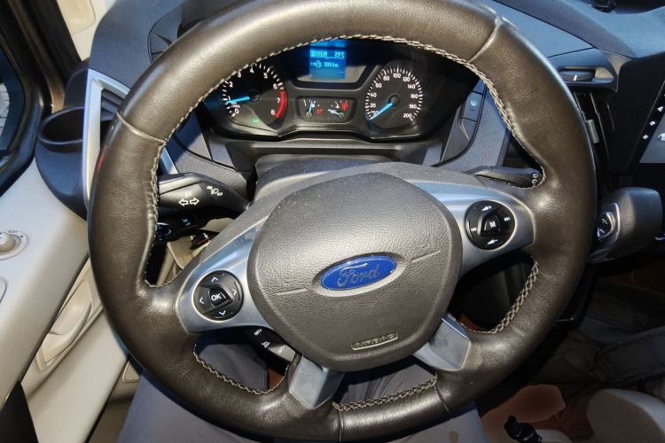 Used Ford Tourneo Custom 2017 2.0T Automatic Elite Edition Steering Wheel