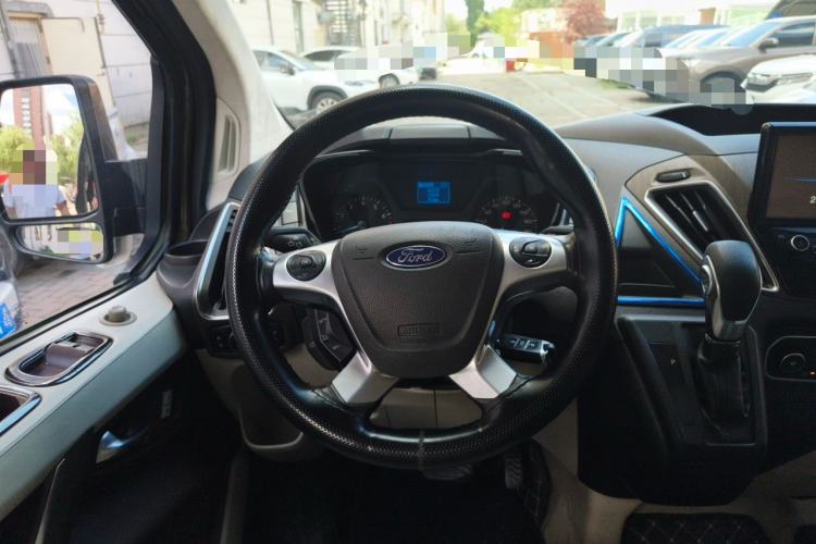 Used Ford Tourneo Custom 2017 2.0T Automatic Elite Version Steering Wheel