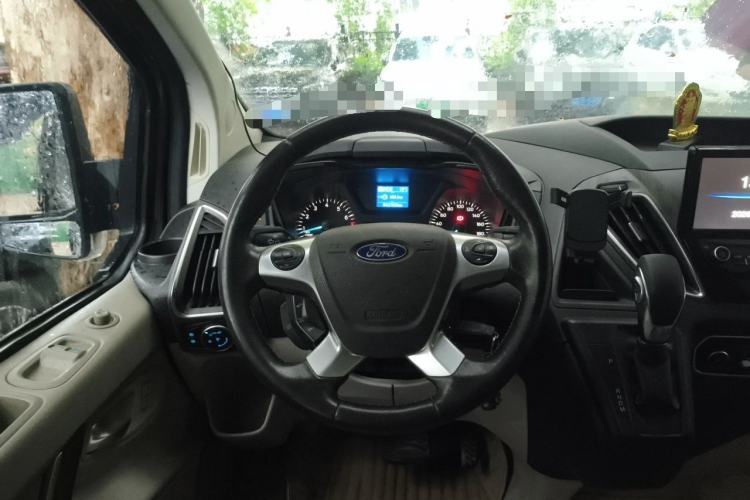 Used Ford Tourneo Custom 2017 2.0T Automatic Elite Version Steering Wheel