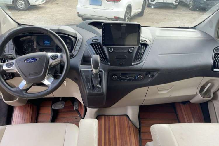 Used Ford Tourneo Custom 2017 2.0T Automatic Elite Edition Steering Wheel