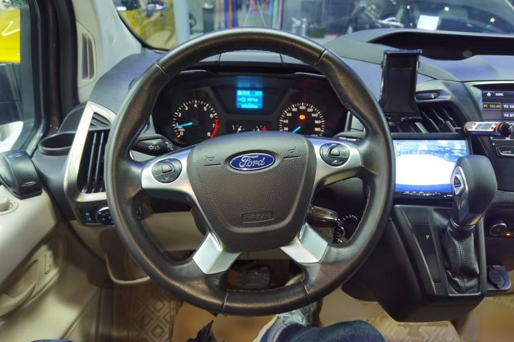 Used Ford Tourneo Custom 2017 2.0T Automatic Elite Edition Steering Wheel