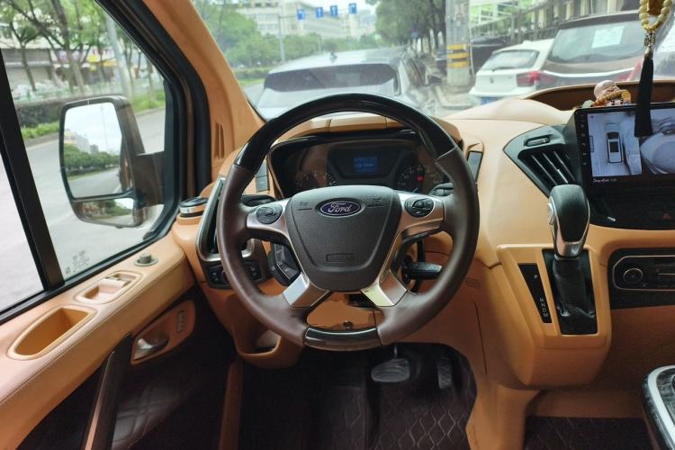 Used Ford Tourneo Custom 2017 2.0T Automatic Elite Version Steering Wheel
