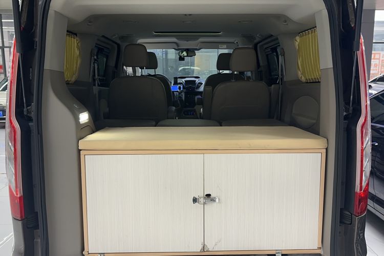 Used Ford Tourneo Custom 2017 2.0T Automatic Elite Edition Trunk