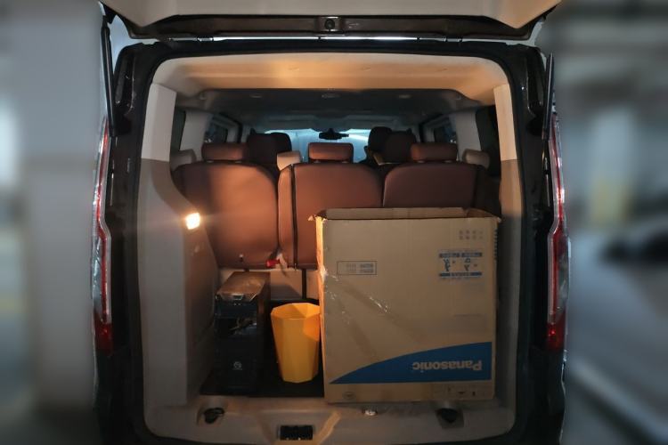Used Ford Tourneo Custom 2017 2.0T Automatic Elite Edition Trunk