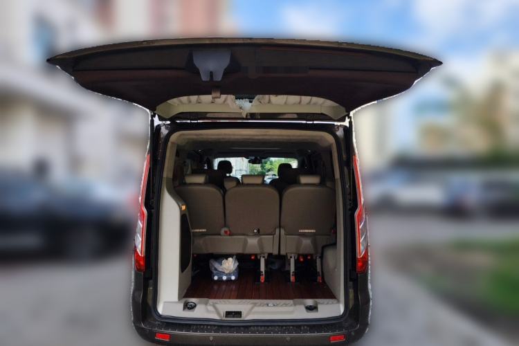 Used Ford Tourneo Custom 2017 2.0T Automatic Elite Version Trunk