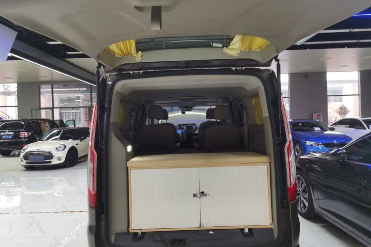 Used Ford Tourneo Custom 2017 2.0T Automatic Elite Edition Trunk