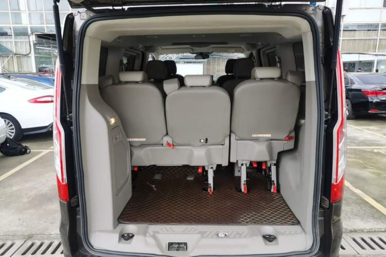 Used Ford Tourneo Custom 2017 2.0T Automatic Elite Edition Trunk