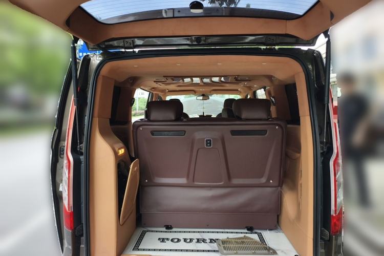 Used Ford Tourneo Custom 2017 2.0T Automatic Elite Version Trunk