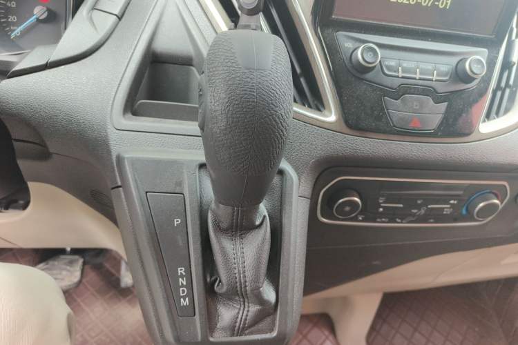 Used Ford Tourneo Custom 2017 2.0T Automatic Business Class Version Gear Lever