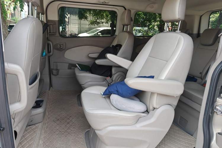 Used Ford Tourneo Custom 2017 2.0T Automatic Elite Edition Left Rear Seat