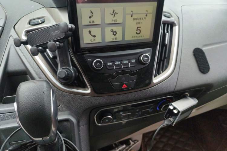 Used Ford Tourneo Custom 2017 2.0T Automatic Business Class Version Audio And AC Panel