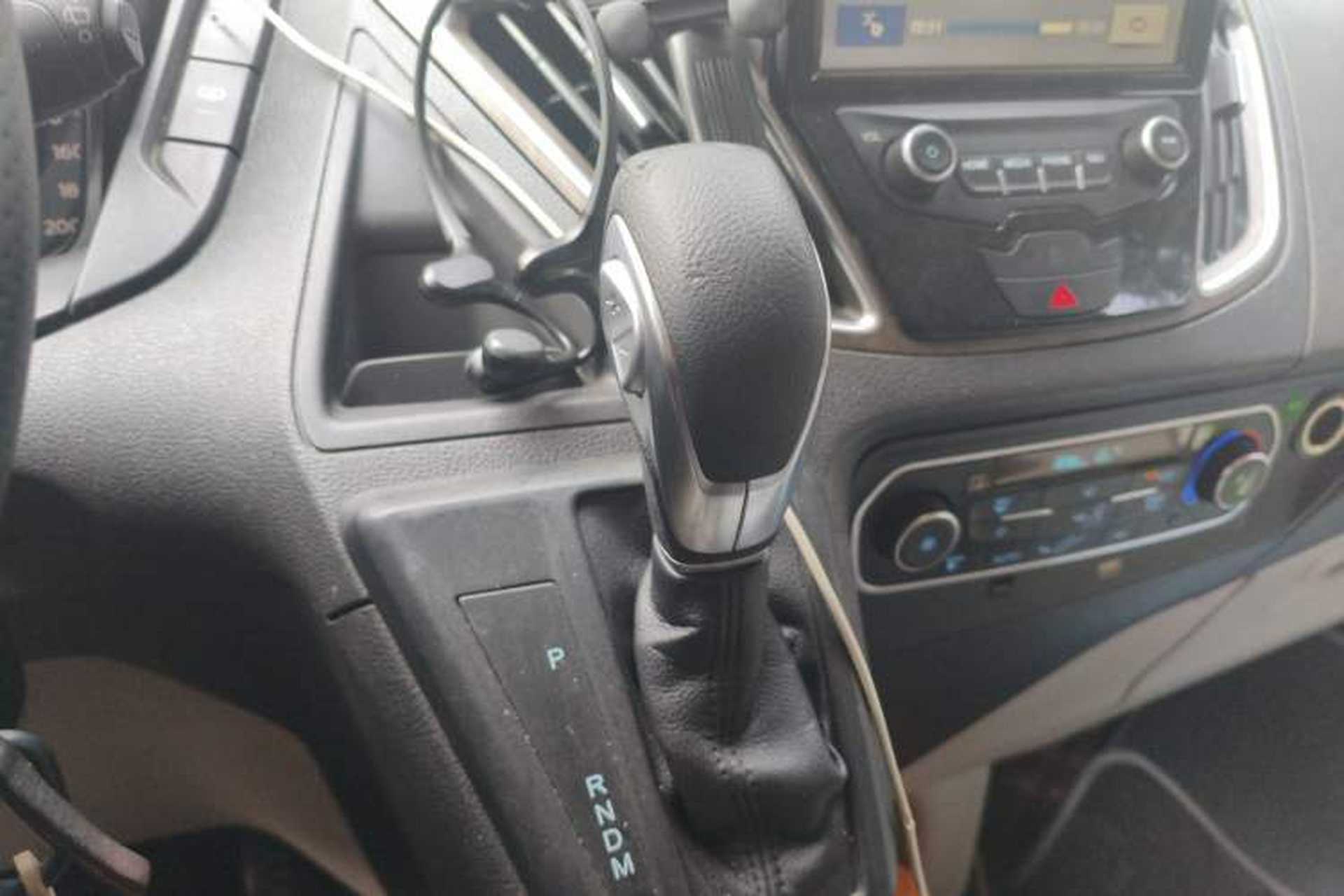 Used Ford Tourneo Custom 2017 2.0T Automatic Business Class Version Gear Lever