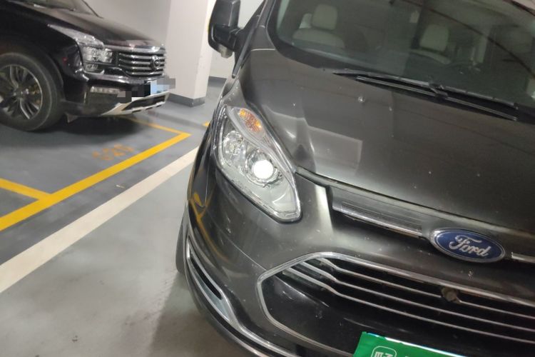 Used Ford Tourneo Custom 2017 2.0T Automatic Elite Version Right Front Headlight