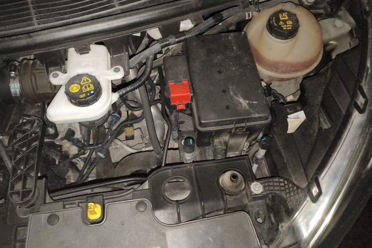 Used Ford Tourneo Custom 2017 2.0T Automatic Elite Version Engine Bay Left