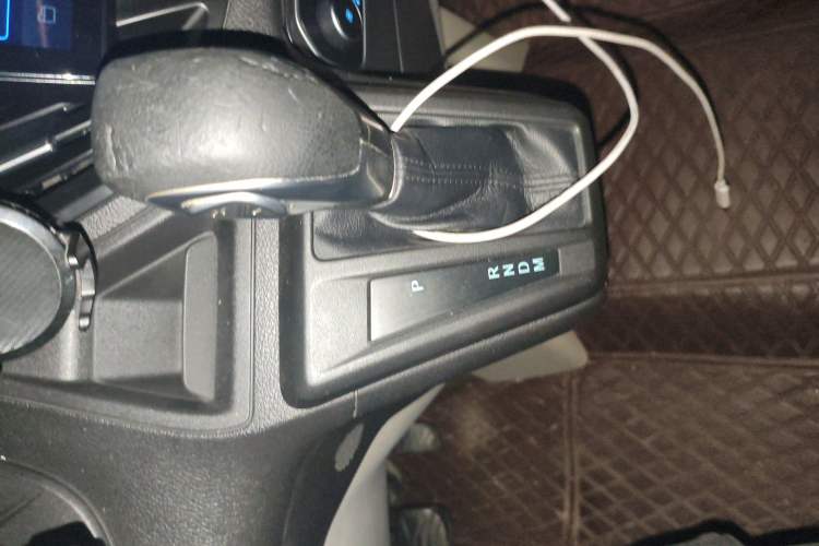 Used Ford Tourneo Custom 2017 2.0T Automatic Elite Version Gear Lever