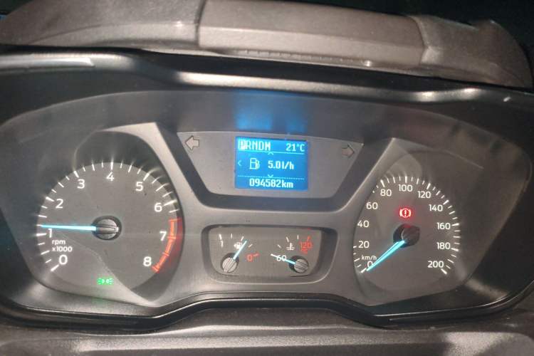 Used Ford Tourneo Custom 2017 2.0T Automatic Elite Version Odometer Close Up