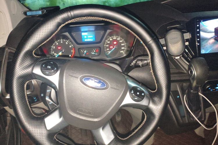 Used Ford Tourneo Custom 2017 2.0T Automatic Elite Version Steering Wheel