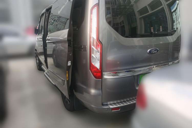 Used Ford Tourneo Custom 2017 2.0T Automatic Elite Edition Rear Left 45 Deg